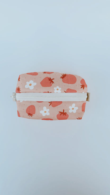 Quilted Beauty Bag - Juicy Strawberries